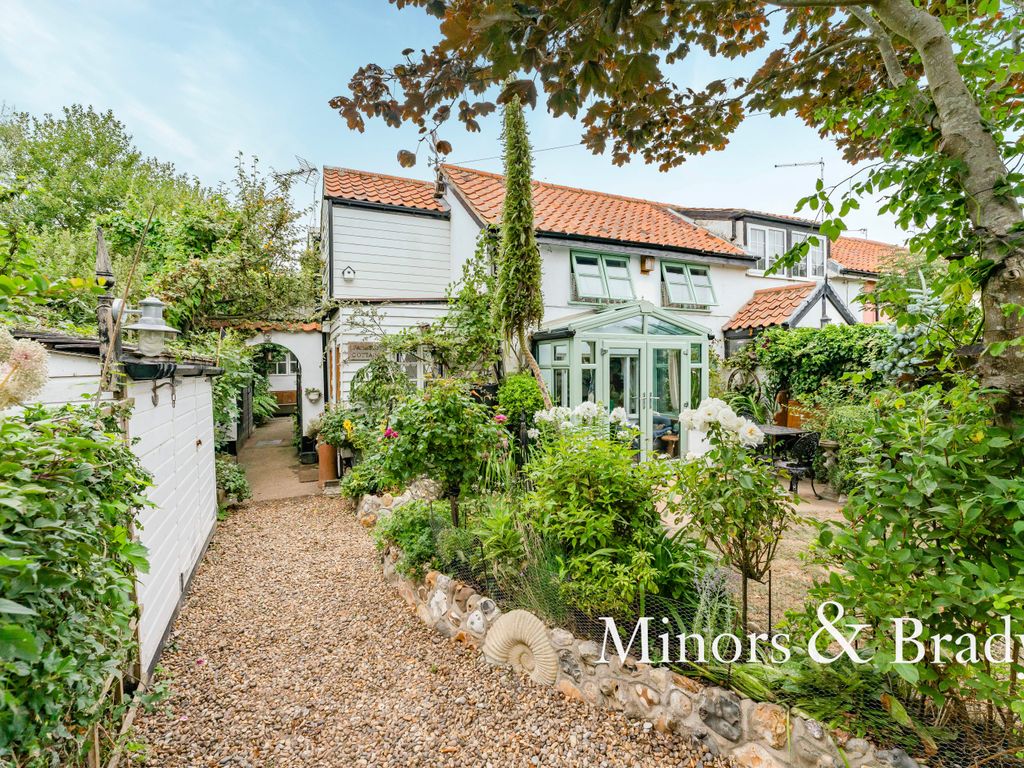 2 bed end terrace house for sale in Clink Road, Sea Palling, Norwich