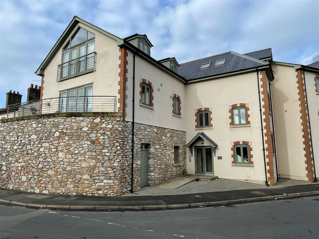 1 bed flat for sale in Teign Road, Newton Abbot TQ12, £135,000 Zoopla