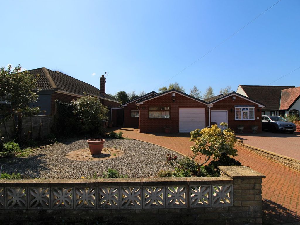 3 bed bungalow for sale in Fords Road, Shirley, Solihull B90 Zoopla
