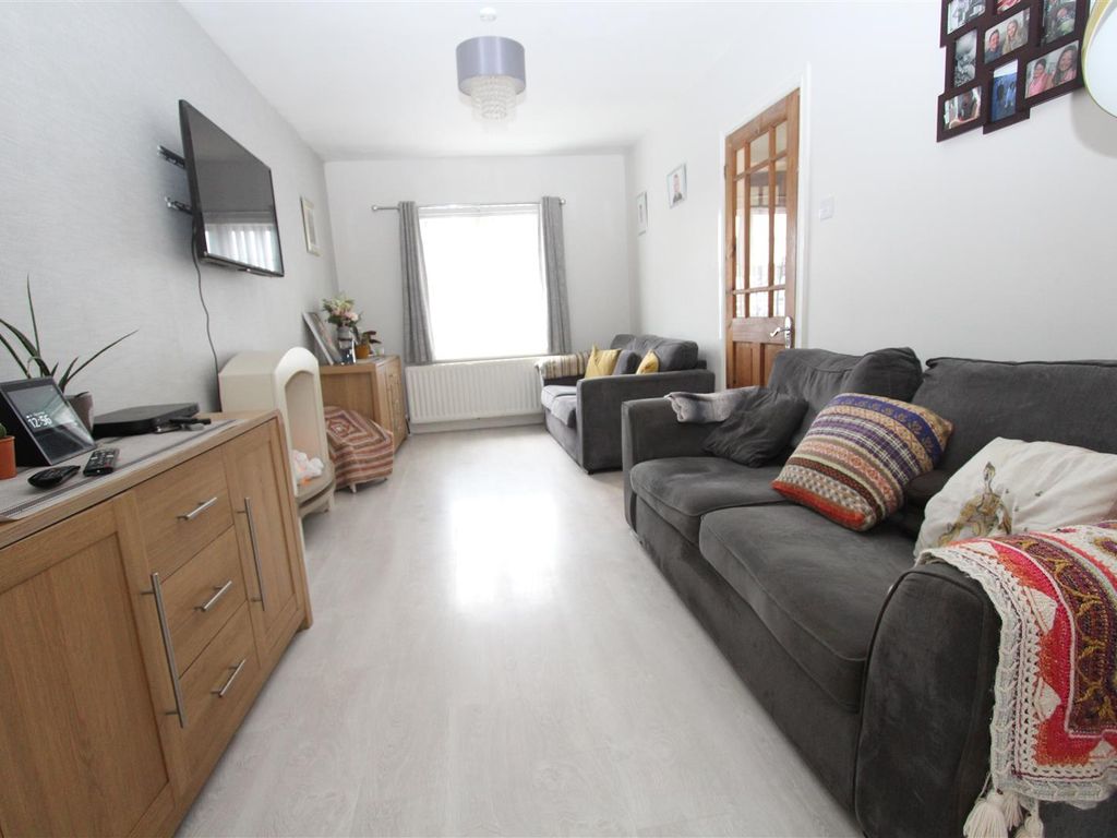 5 bed property for sale in Princes Avenue, Minster On Sea, Sheerness