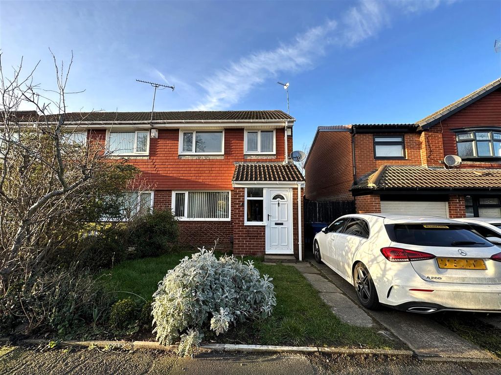 3 bed semidetached house for sale in Yeadon Court, Kingston Park