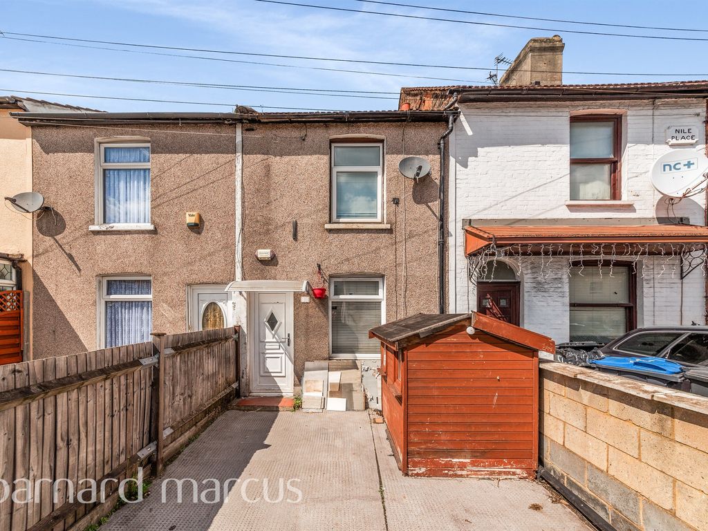 2 bed terraced house for sale in Sumner Road, Croydon CR0, £375,000