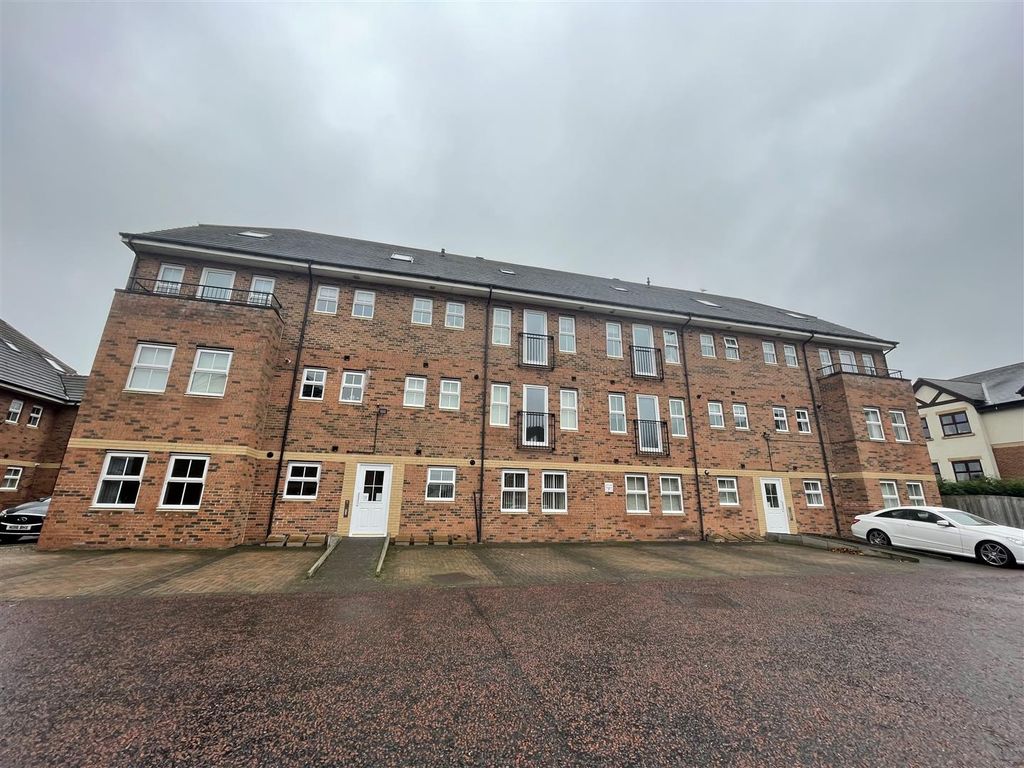 2 bed flat to rent in Sandringham Court, Chester Le Street DH3, £650