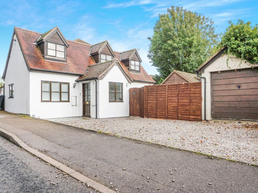 2 bed detached house for sale in Kristiansand Way, Letchworth Garden