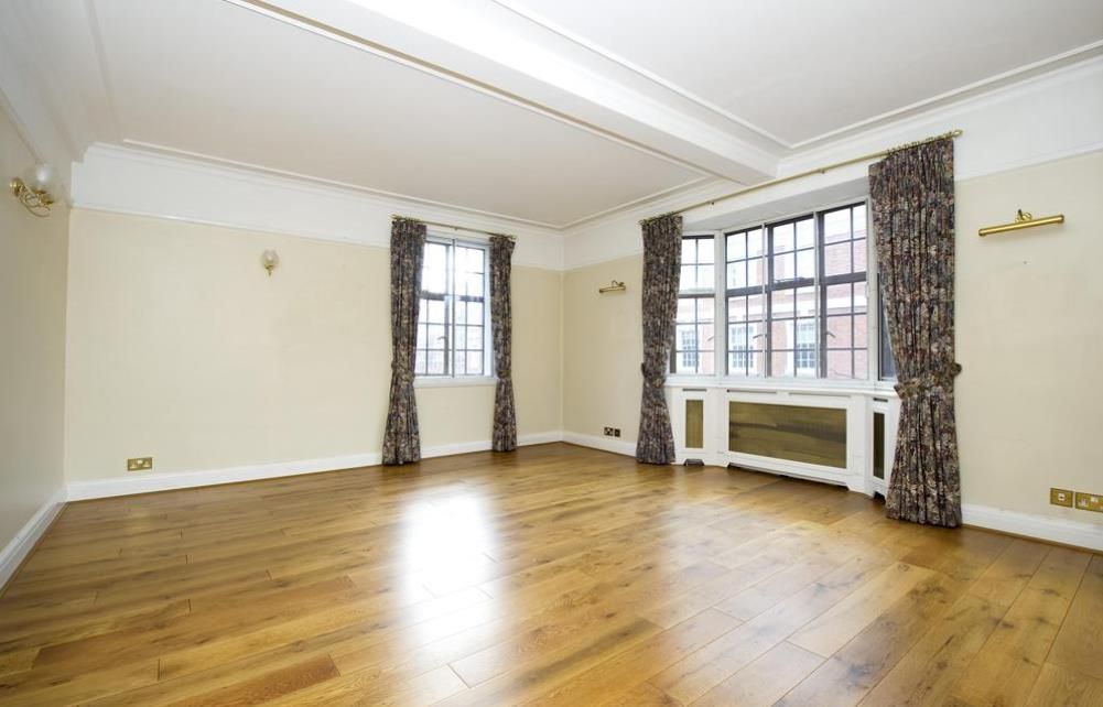 2 bed flat to rent in Marlborough Place, St John's Wood, London NW8, £