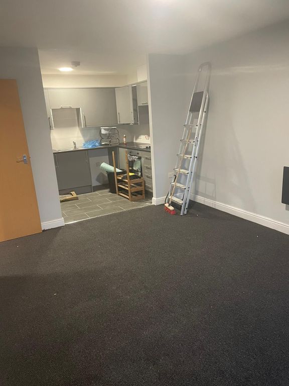2 bed flat to rent in City Gate House, Eastern Avenue, Gants Hill IG2
