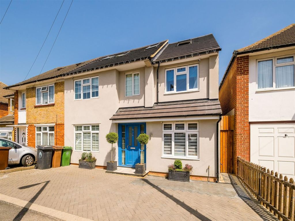 7 bed semidetached house for sale in The Bramblings, London E4 Zoopla