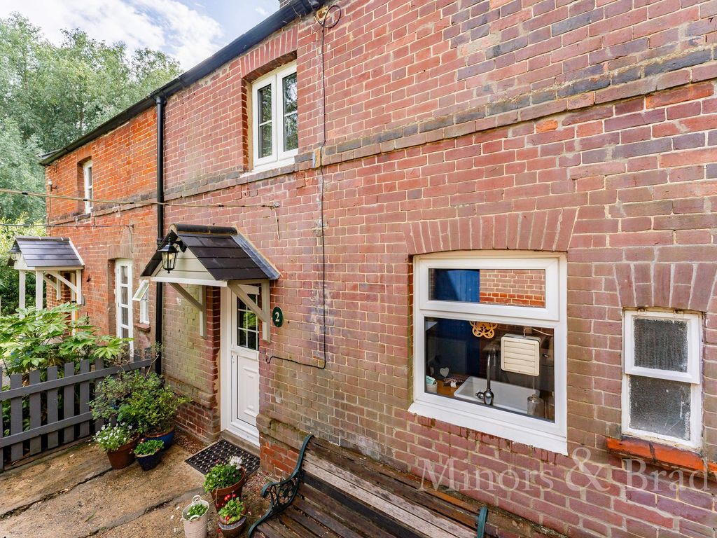 2 bed cottage for sale in Railway Cottages, Old Lakenham NR1, £230,000 Zoopla