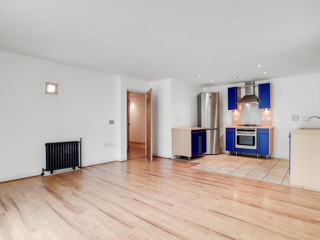 2 bed flat to rent in Building 45, Hopton Road, Royal Arsenal Riverside