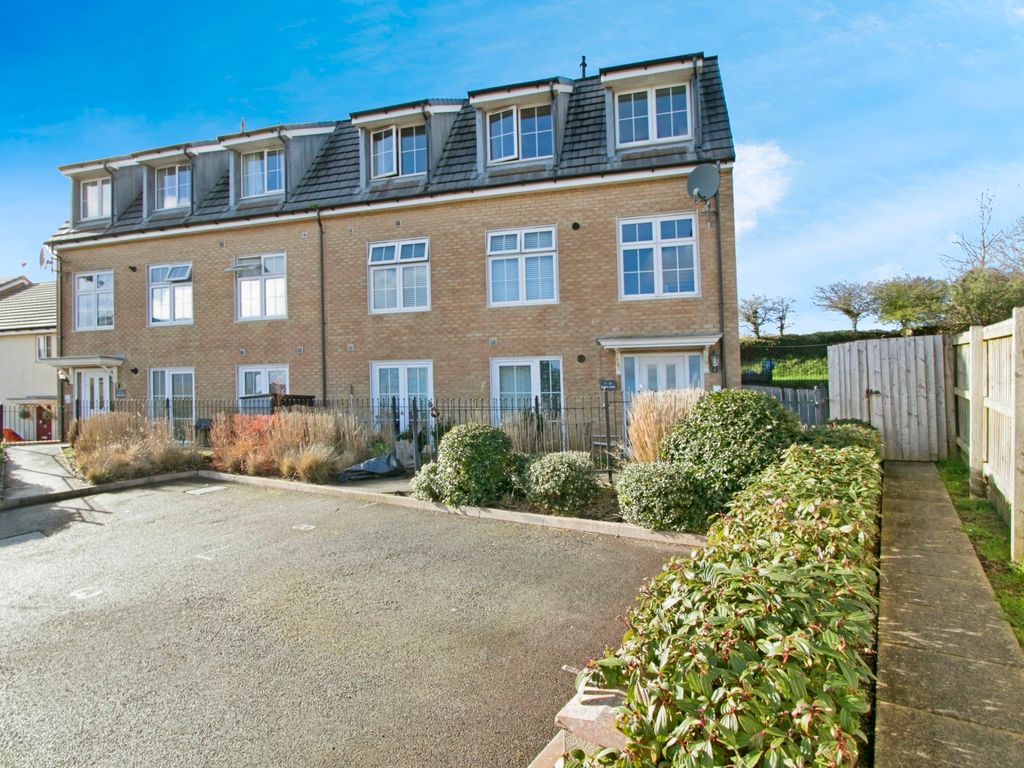 1 bed flat for sale in Centenary Way, Threemilestone, Truro, Cornwall TR3, £68,000 Zoopla