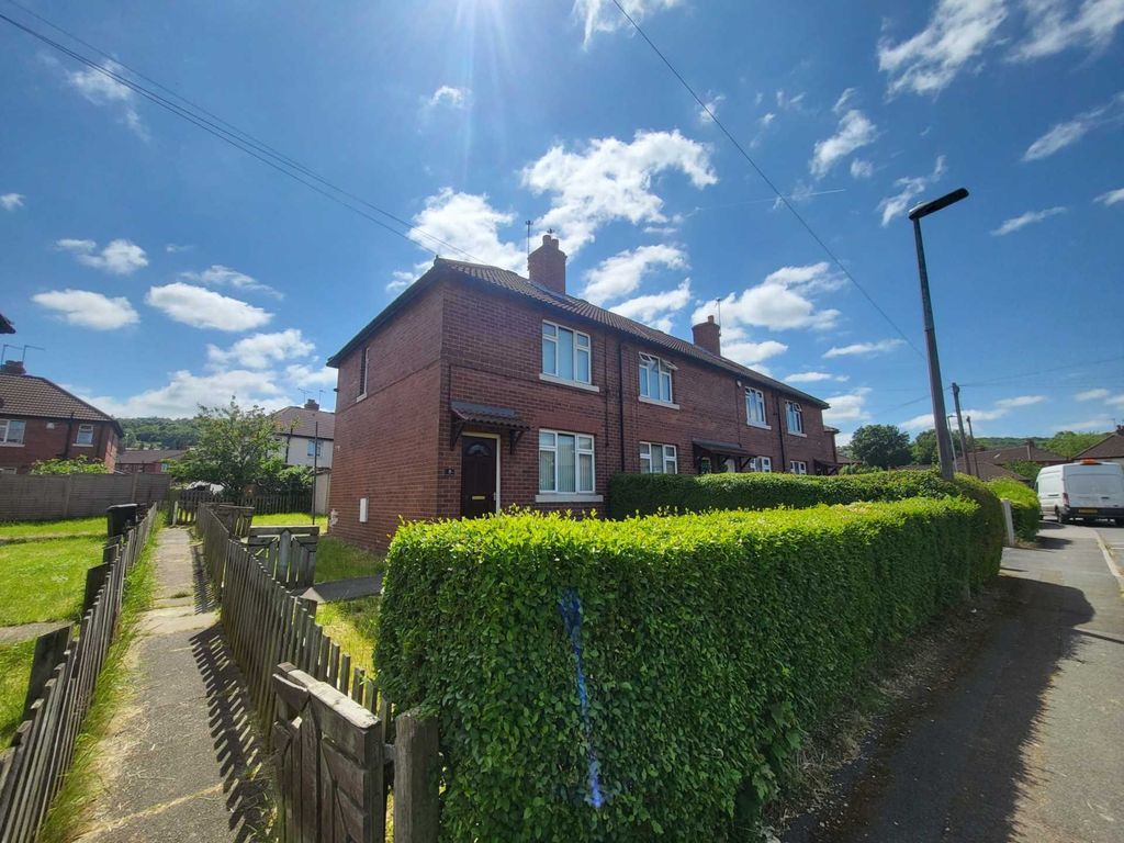 2 bed end terrace house to rent in Lees Avenue, Dewsbury WF12, £725 pcm