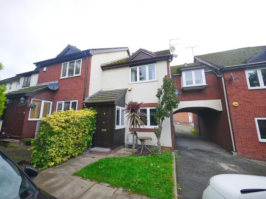 2 bed semidetached house to rent in Fairfield Close, Northwood HA6, £