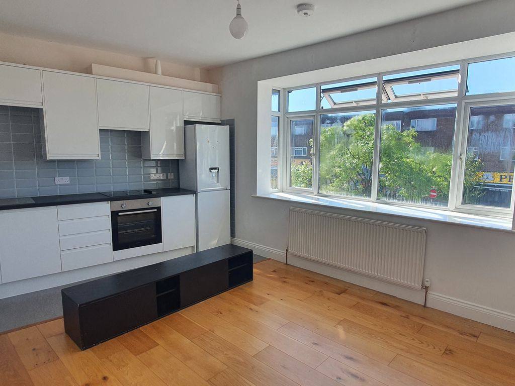 2 bed flat to rent in Ruislip Road, Greenford UB6, £1,900 pcm Zoopla
