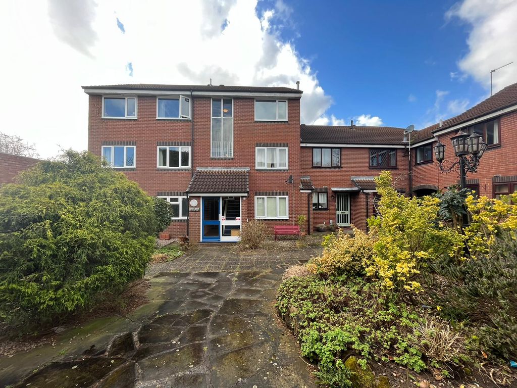 2 bed flat to rent in Readers Walk, Great Barr, Birmingham B43 Zoopla