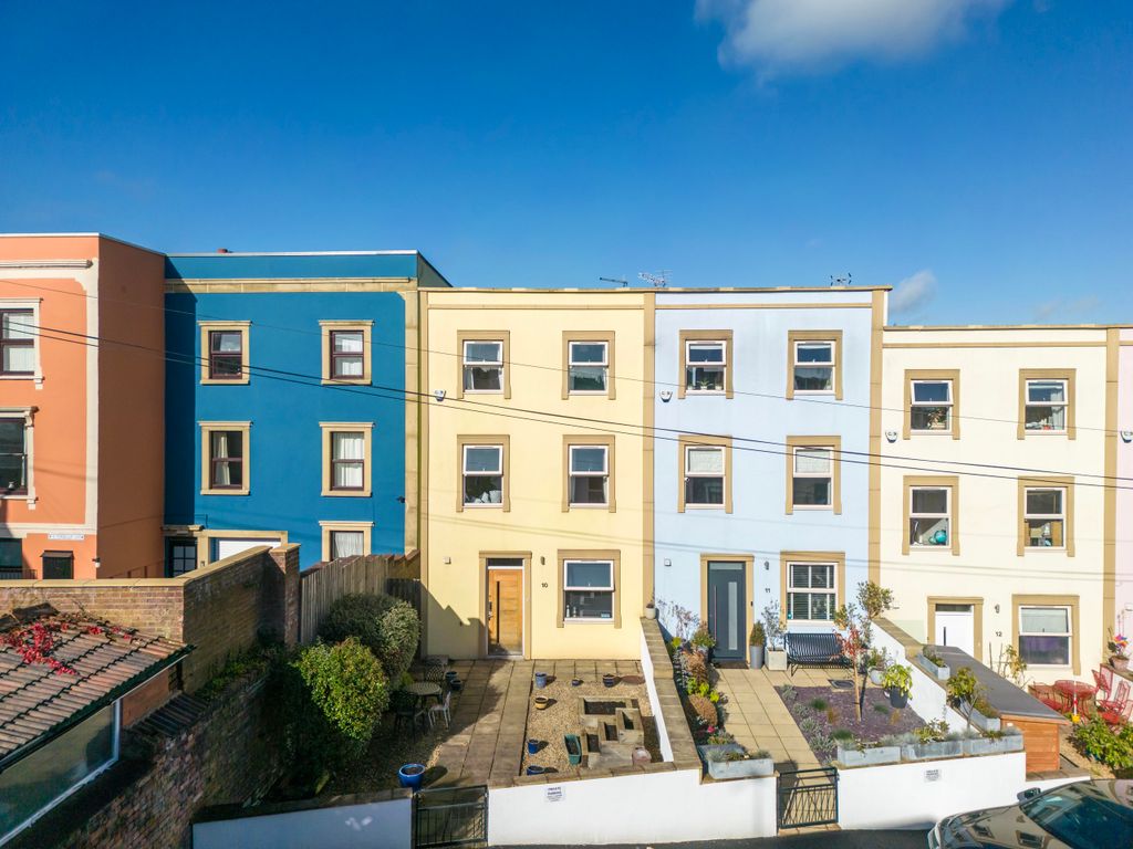 5 bed end terrace house for sale in Bellevue Terrace, Totterdown