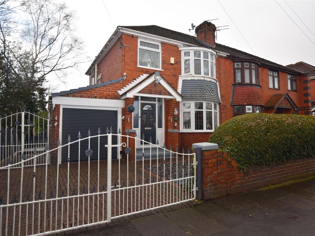 3 bed semidetached house for sale in Kingsway, Alkrington, Middleton