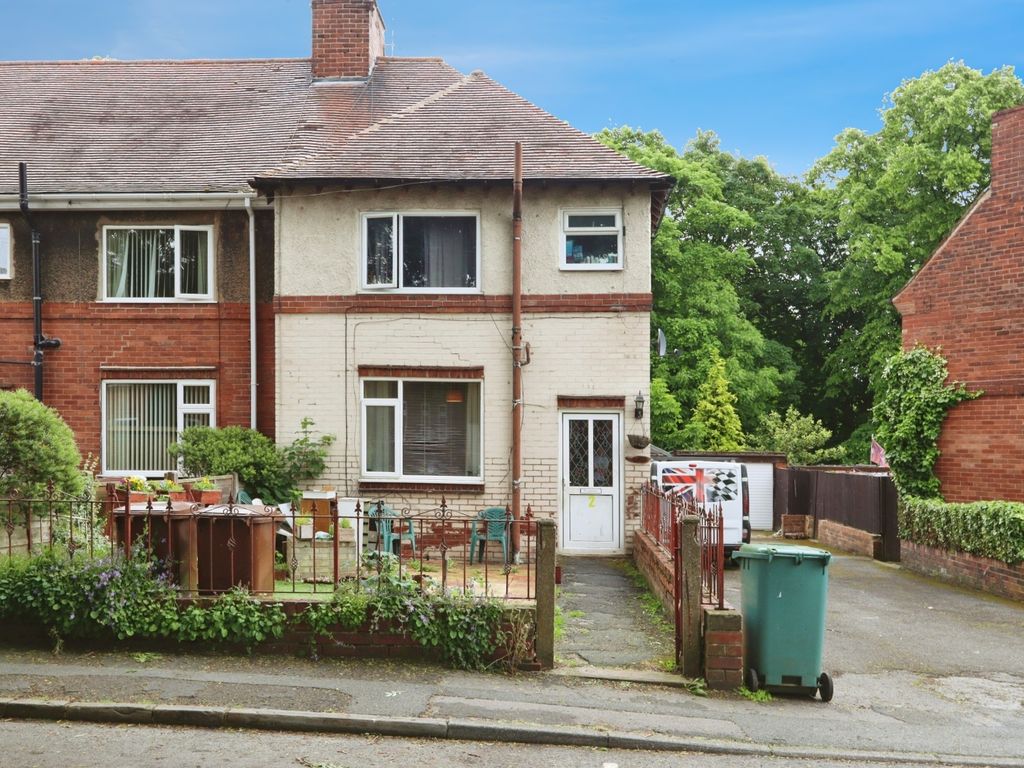 3 bed semidetached house for sale in Kingsmead, Pontefract, West