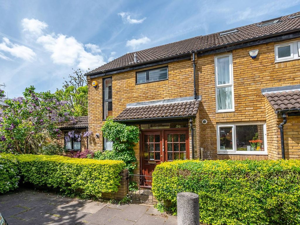 2 bed end terrace house for sale in Lewesdon Close, Wimbledon Common