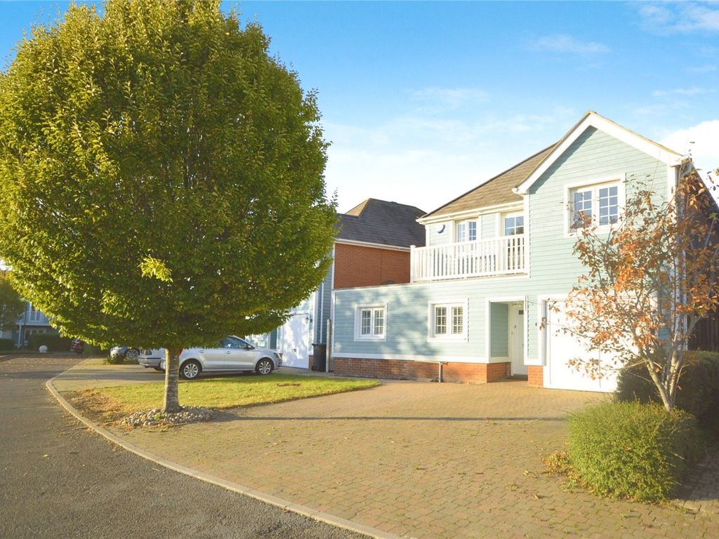 4 bed detached house for sale in Carp Close, Larkfield, Aylesford ME20