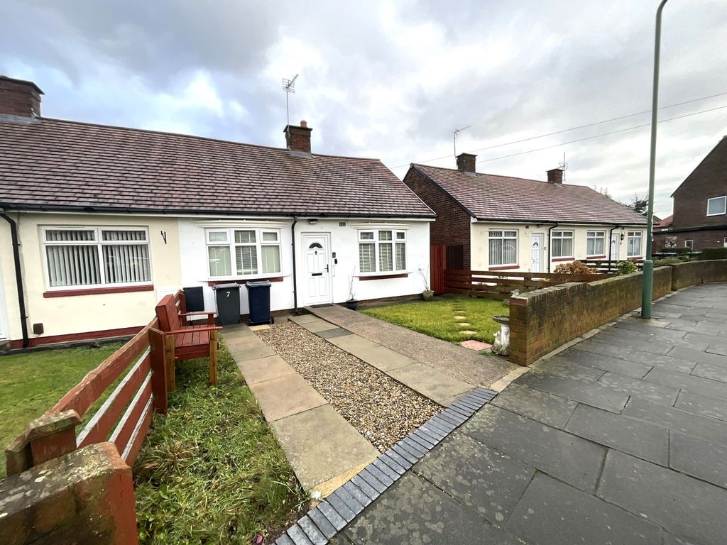 2 bed semidetached bungalow for sale in College Road, Hebburn, Tyne