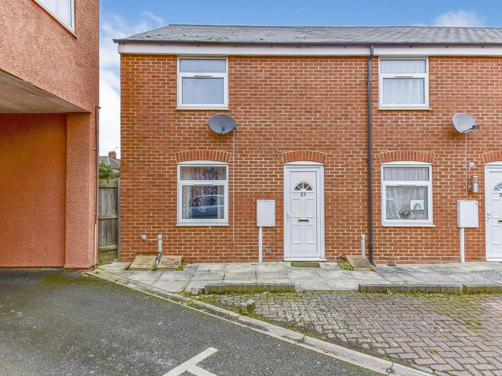 2 bed end terrace house for sale in Wood Street, Kettering NN16 Zoopla