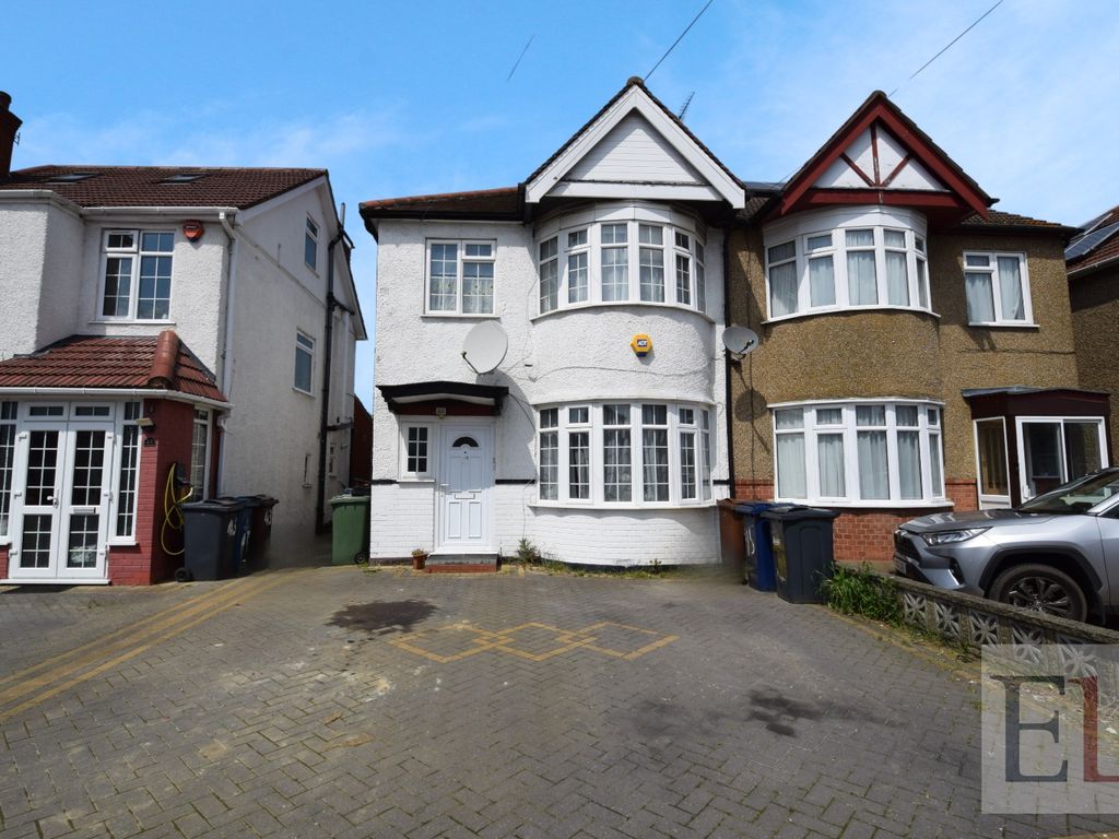 1 bed flat to rent in Dudley Avenue, Harrow, Greater London HA3, £1,300