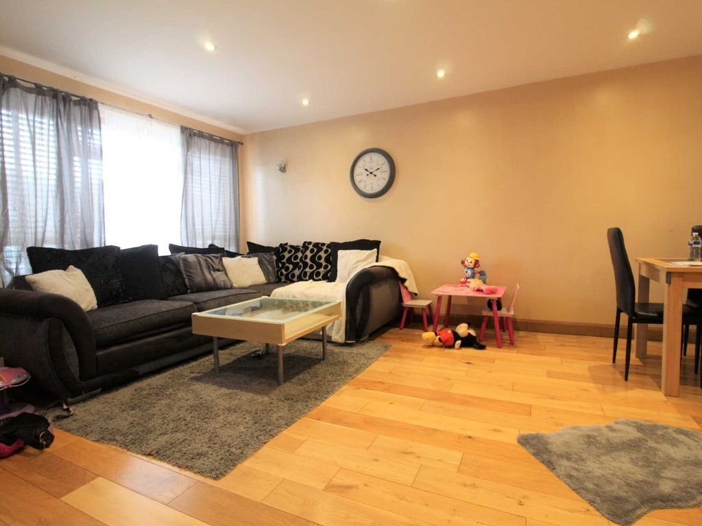 4 bed semidetached house to rent in Kimpton Close, Hemel Hempstead HP2