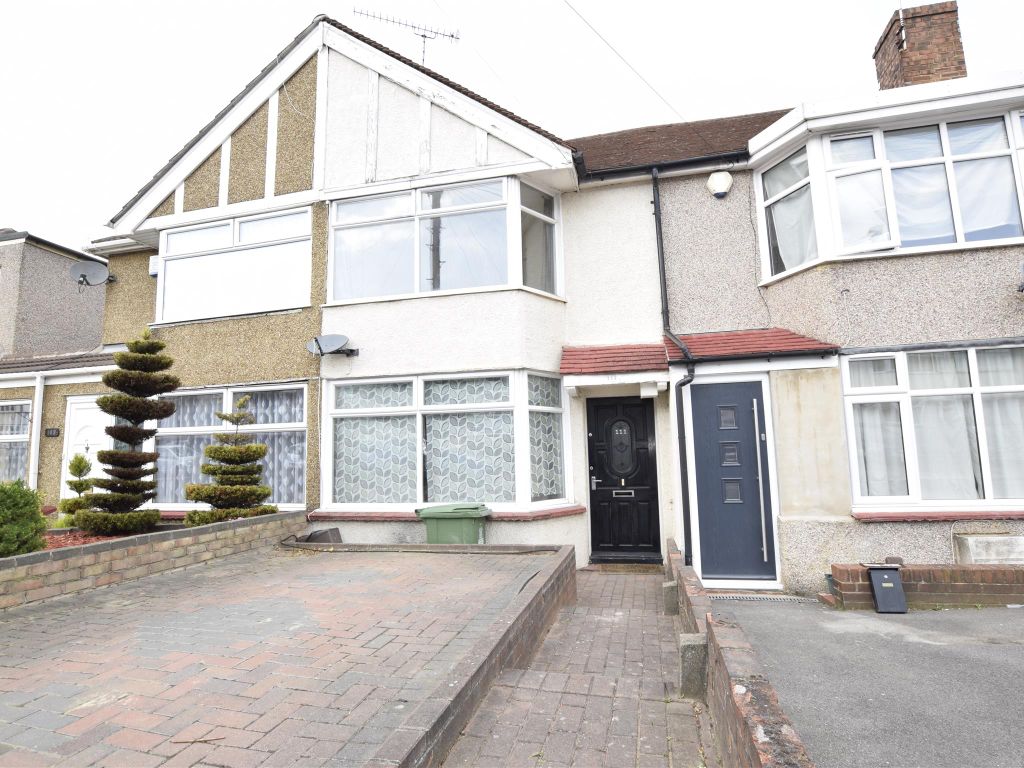 2 bed terraced house to rent in Parkside Avenue, Barnehurst, Kent DA7