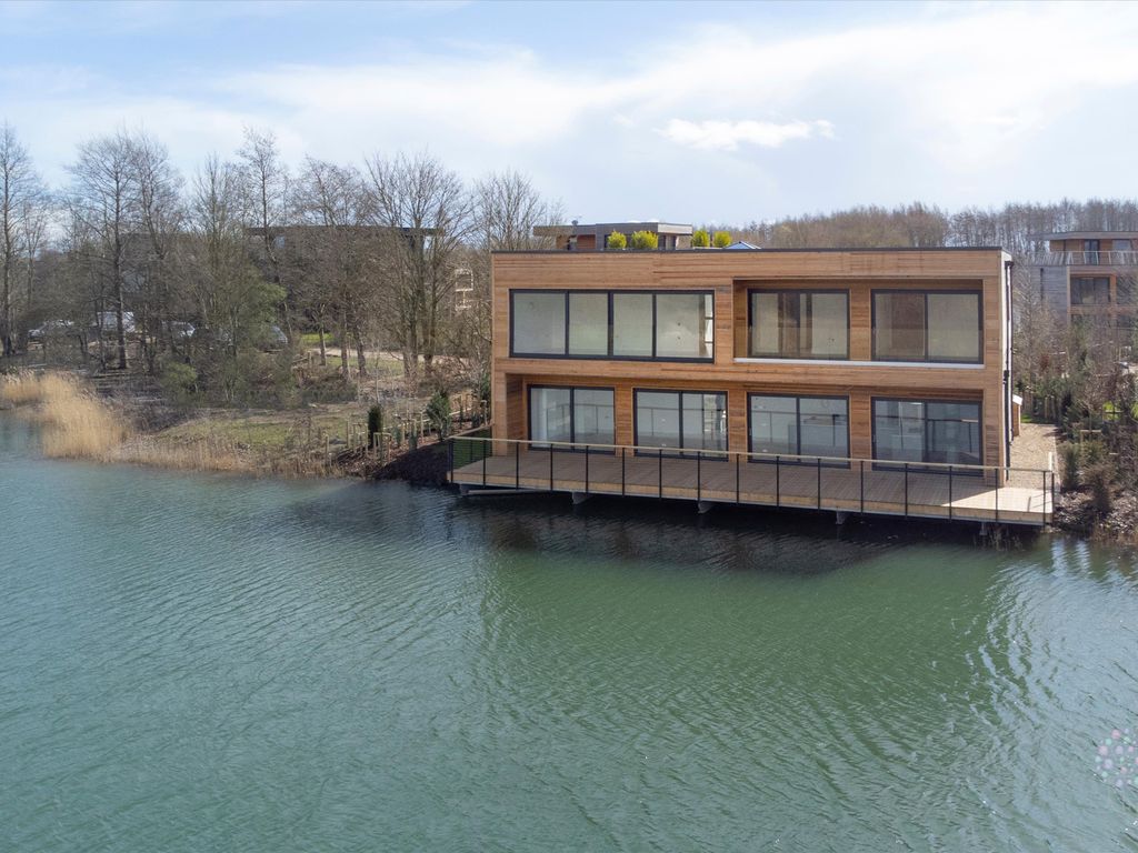 New home, 5 bed detached house for sale in Newfound Reach, Coln Waters