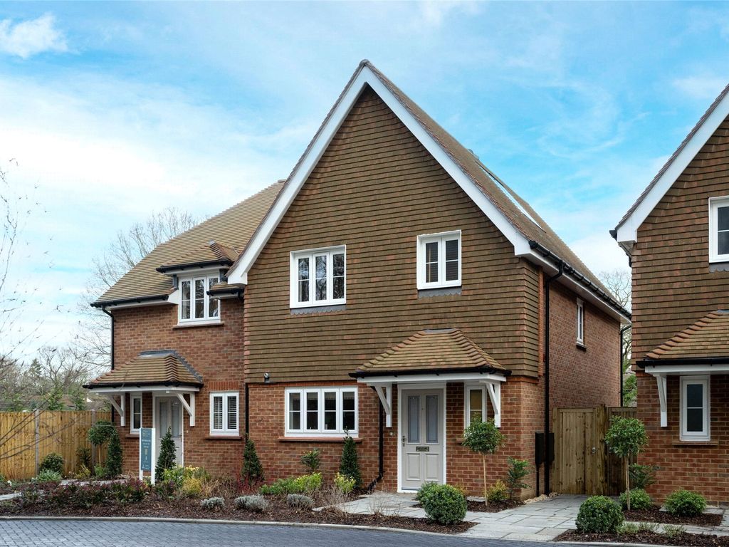 New home, 3 bed semidetached house for sale in Green Oak Park, West