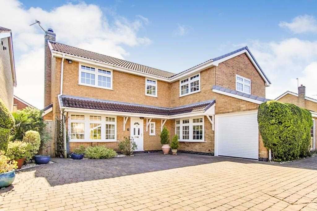 5 bed detached house for sale in Wentworth Way, Edwalton, Nottingham