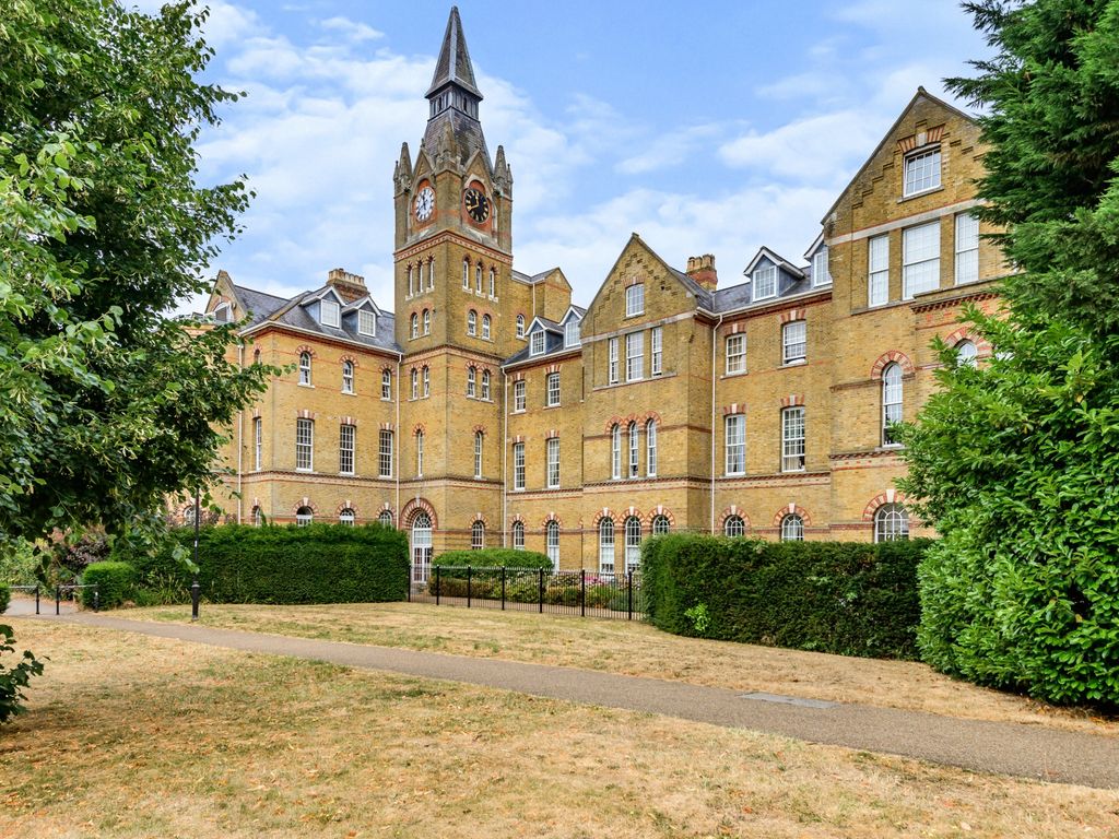 3 bed flat for sale in Florence Way, Knaphill, Woking GU21 Zoopla
