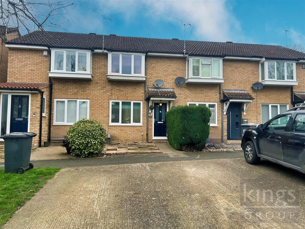 2 bed property for sale in The Hyde, Ware SG12, £350,000 Zoopla