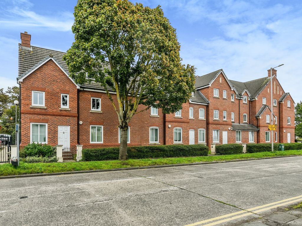 2 bed flat for sale in Aster Court, Lydiate, Liverpool, Merseyside L31, £140,000 Zoopla
