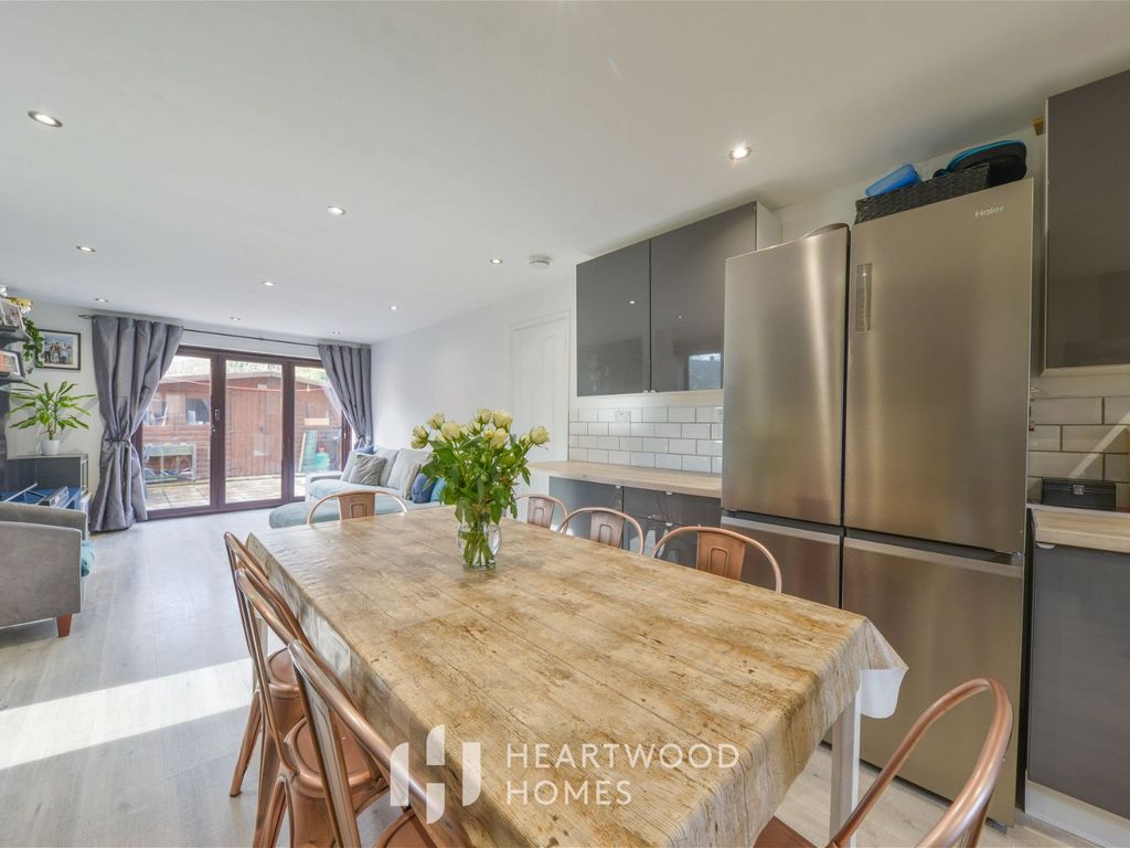 6 bed end terrace house for sale in Newgate Close, St. Albans AL4, £