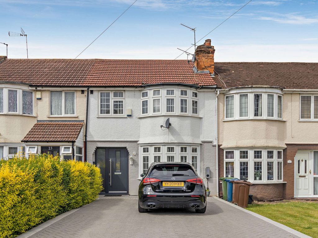 3 bed terraced house for sale in Primrose Close, Harrow HA2, £575,000