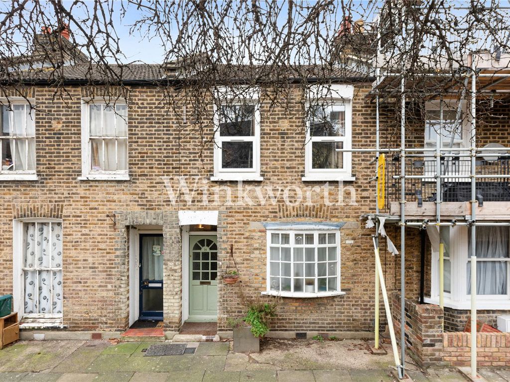 2 bed terraced house for sale in Felixstowe Road, London N17, £565,000