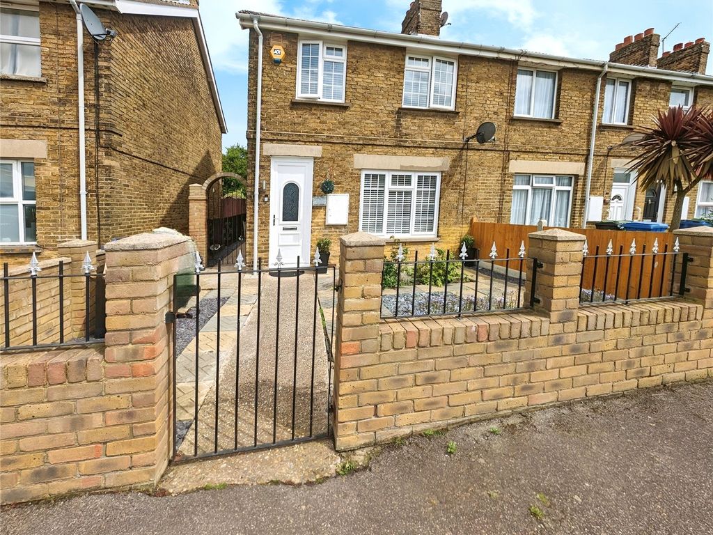 3 bed end terrace house for sale in Vincent Gardens, Sheerness, Kent