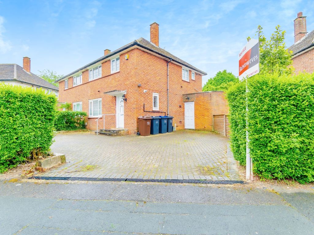 3 bed semidetached house for sale in Homestead Way, New Addington