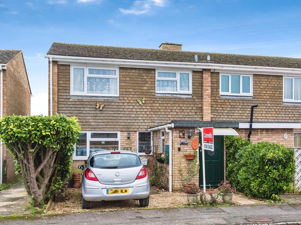 3 bed end terrace house for sale in Queens Crescent, Clanfield, Bampton OX18, £325,000 Zoopla