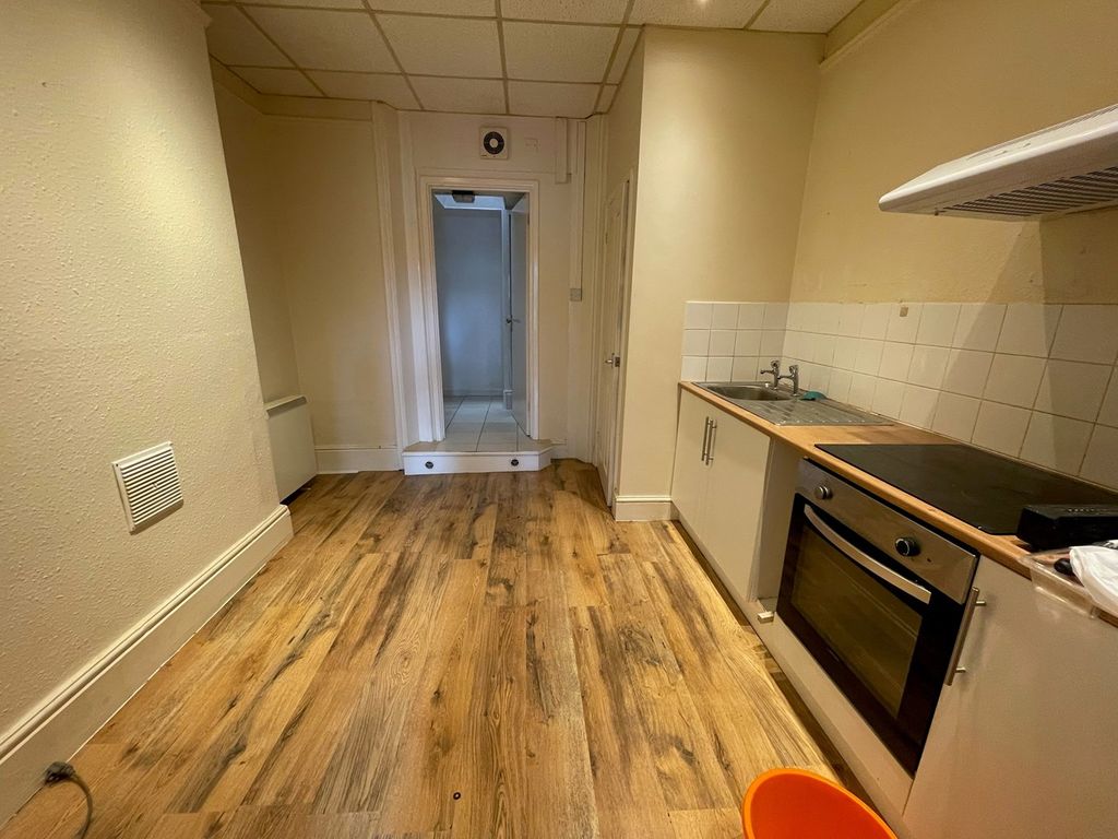 1 bed flat to rent in Belvedere Road, Taunton TA1, £520 pcm Zoopla