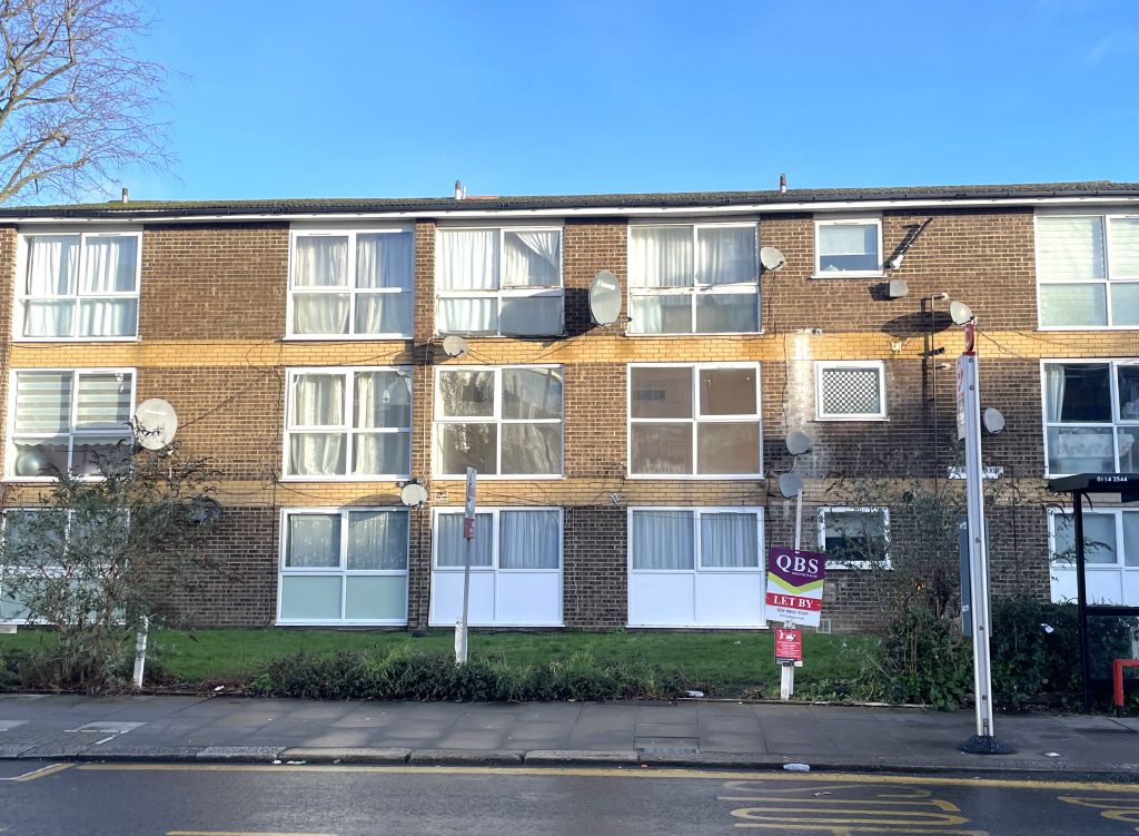 2 bed flat for sale in Northumberland Park, London N17, £75,000 Zoopla
