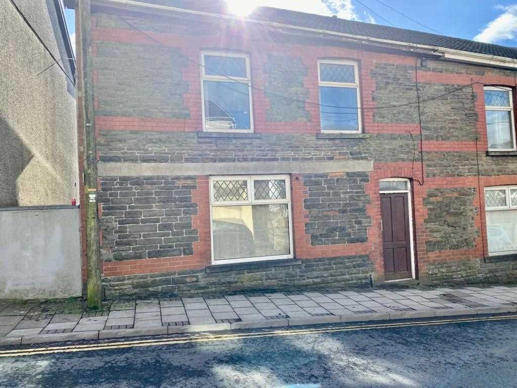 3 bed end terrace house for sale in High Street, Tonyrefail, Porth CF39