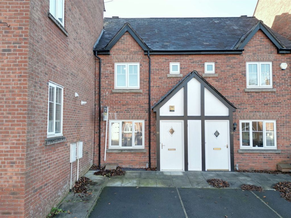 2 bed terraced house to rent in Eastgate, Macclesfield SK10, £950 pcm