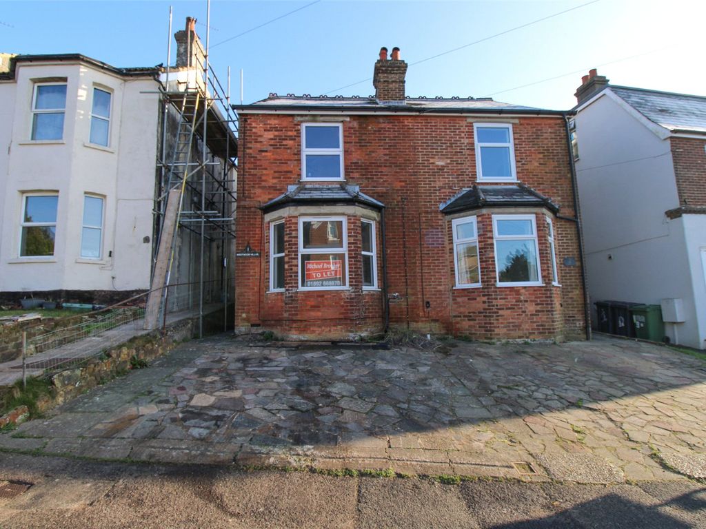 1 bed flat to rent in Whitehill Road, Crowborough, East Sussex TN6, £