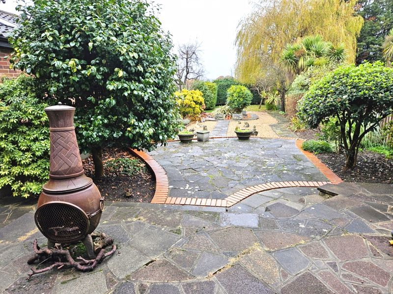 3 bed semidetached house for sale in Cat Hill, East EN4