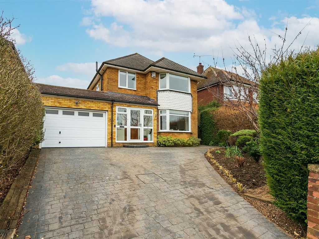 3 bed detached house for sale in Long Cutt, Redbourn, St.Albans AL3, £