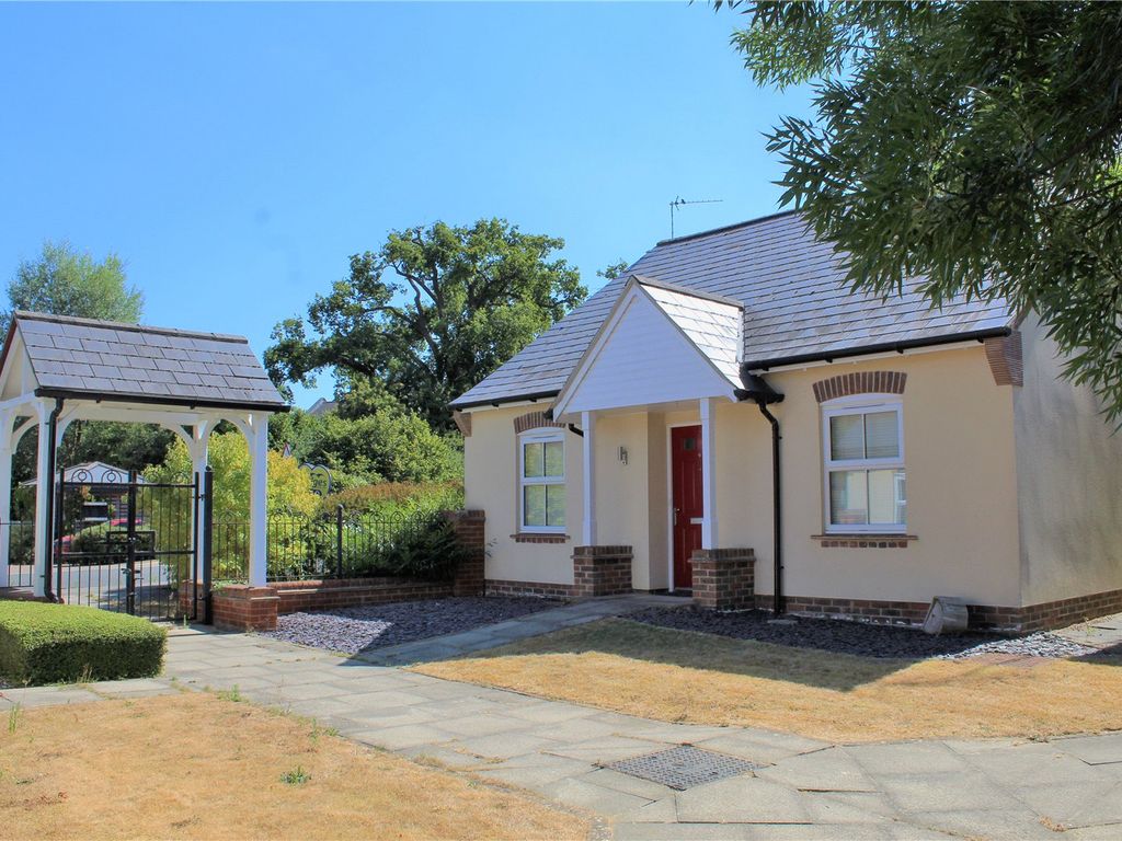 2 bed bungalow for sale in Sunwood Drive, SherfieldOnLoddon, Hook