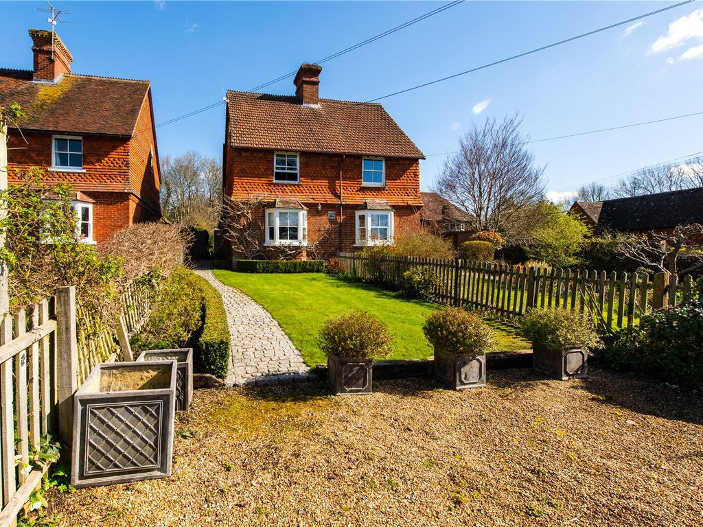 3 bed semidetached house for sale in Pickhurst Road, Chiddingfold