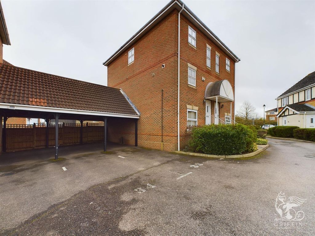 2 bed for sale in Drake Road, Chafford Hundred, Grays RM16